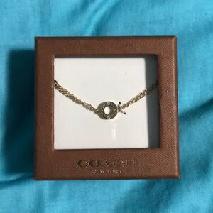 🔹Coach New York Open Circle Bracelet